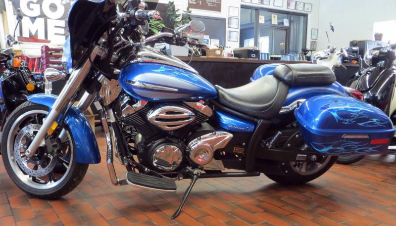 2009 Yamaha V-Star 950 LOADED with Accessories!