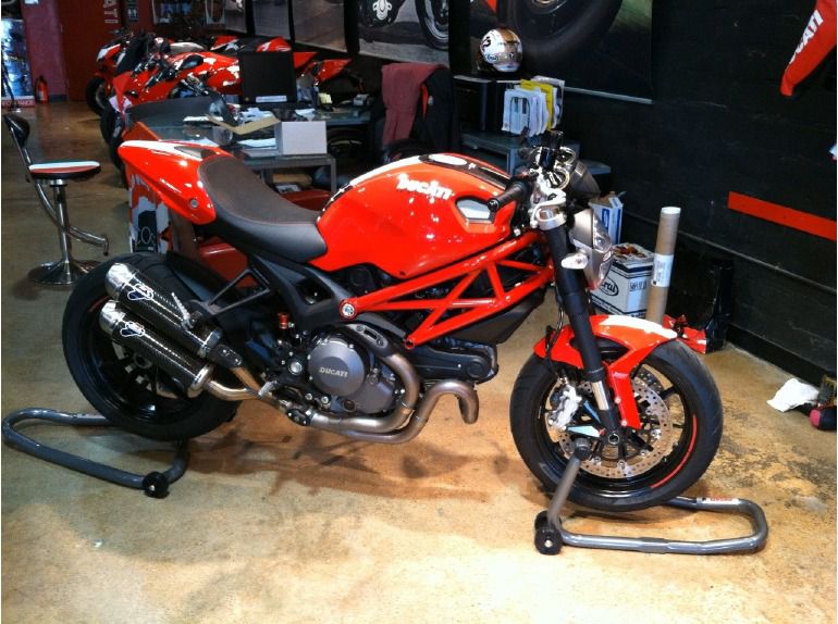 2012 Ducati Monster 1100 EVO 