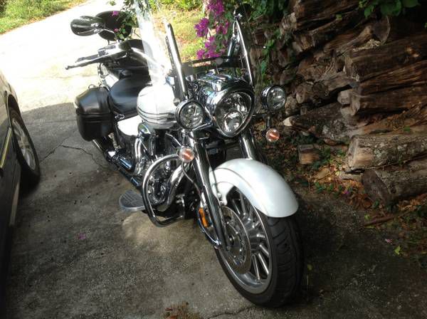2008 Yamaha Star Stratoliner S, absolutely brand new! Awesome, 2k mile
