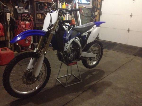 2007 Yamaha yz450f 20 hours on it. Excellent cond.