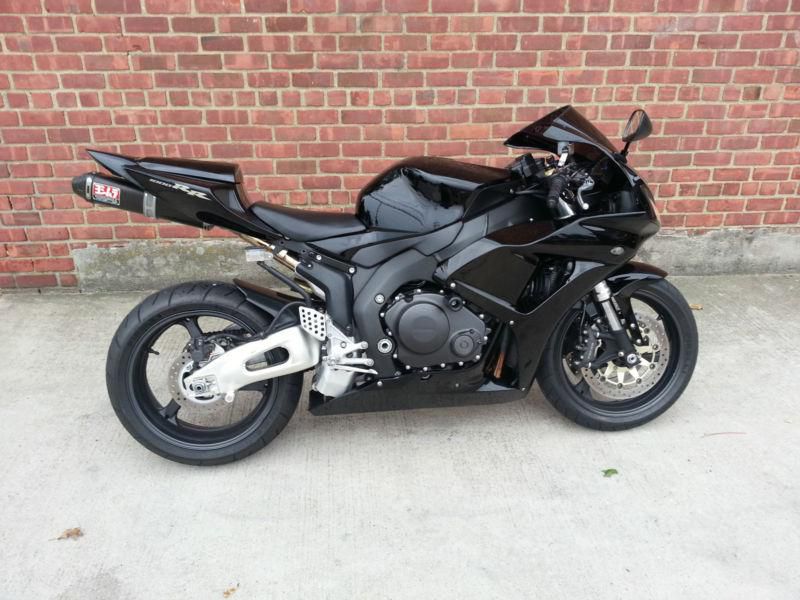 2006 Honda CBR1000rr With 2 Brothers Exhaust only 10K miles Black Beauty
