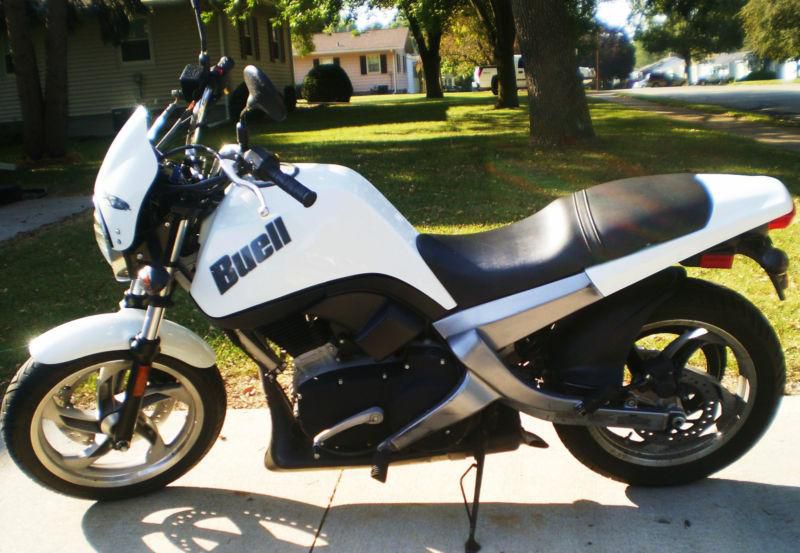 2008 White Buell Blast in great condition with 4515 miles