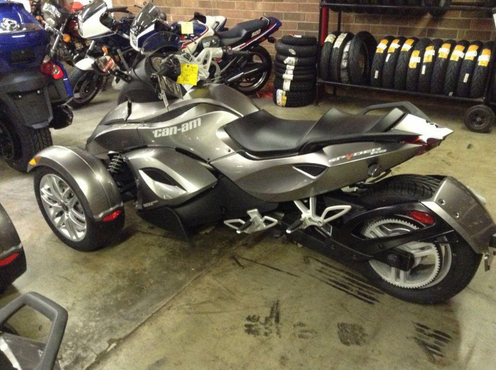 2013 can-am spyder rs se5  sportbike 