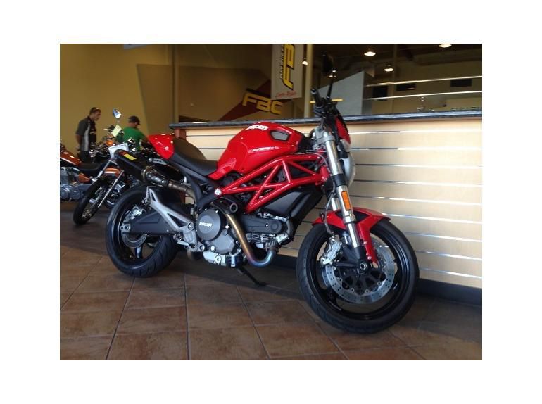 2012 Ducati Monster 696 Abs Sportbike 