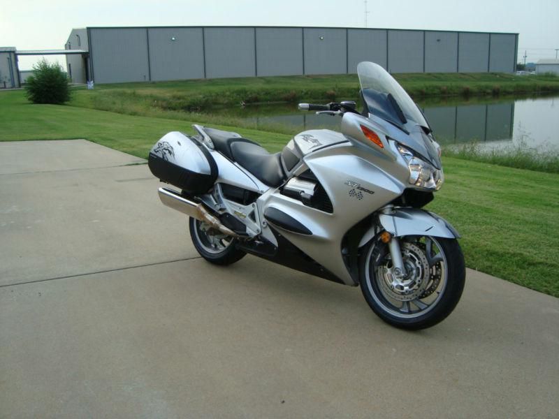 2007 HONDA ST1300 SILVER AND TRIBAL