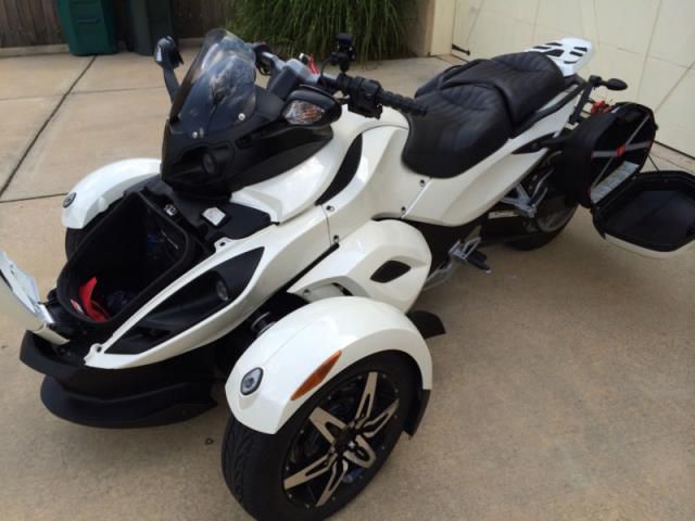 2010 - Can-Am Spyder RS-S SE5 Fully Loaded
