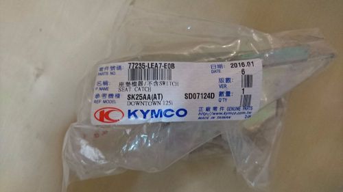 Kymco downtown 125i 200i 300i right seat catch lock mechanism all ie year models