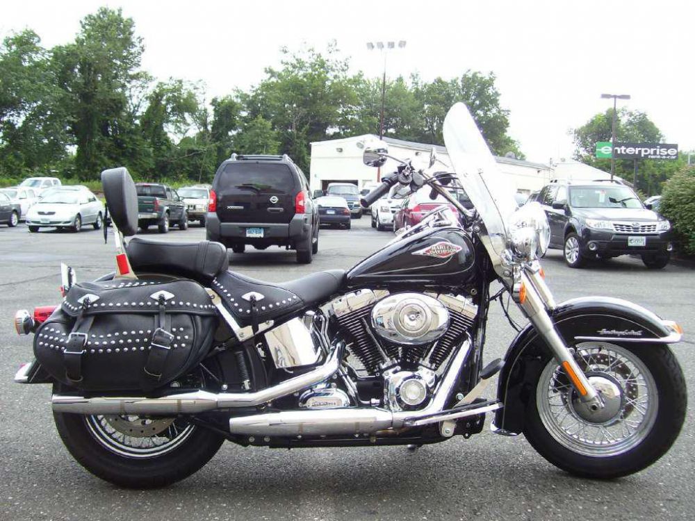 2011 Harley-Davidson FLSTC Heritage Softail Classic Cruiser 