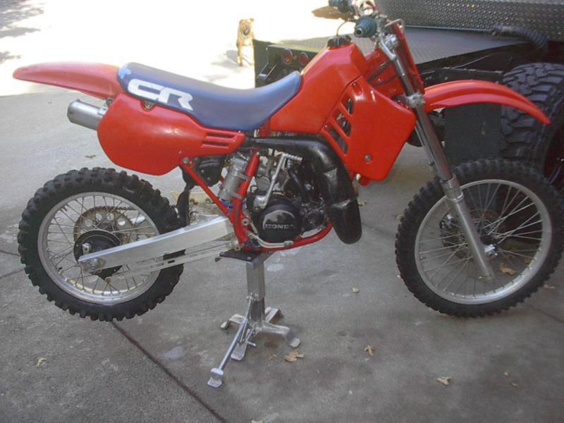 1985 honda cr250r dirt bike 2 stroke
