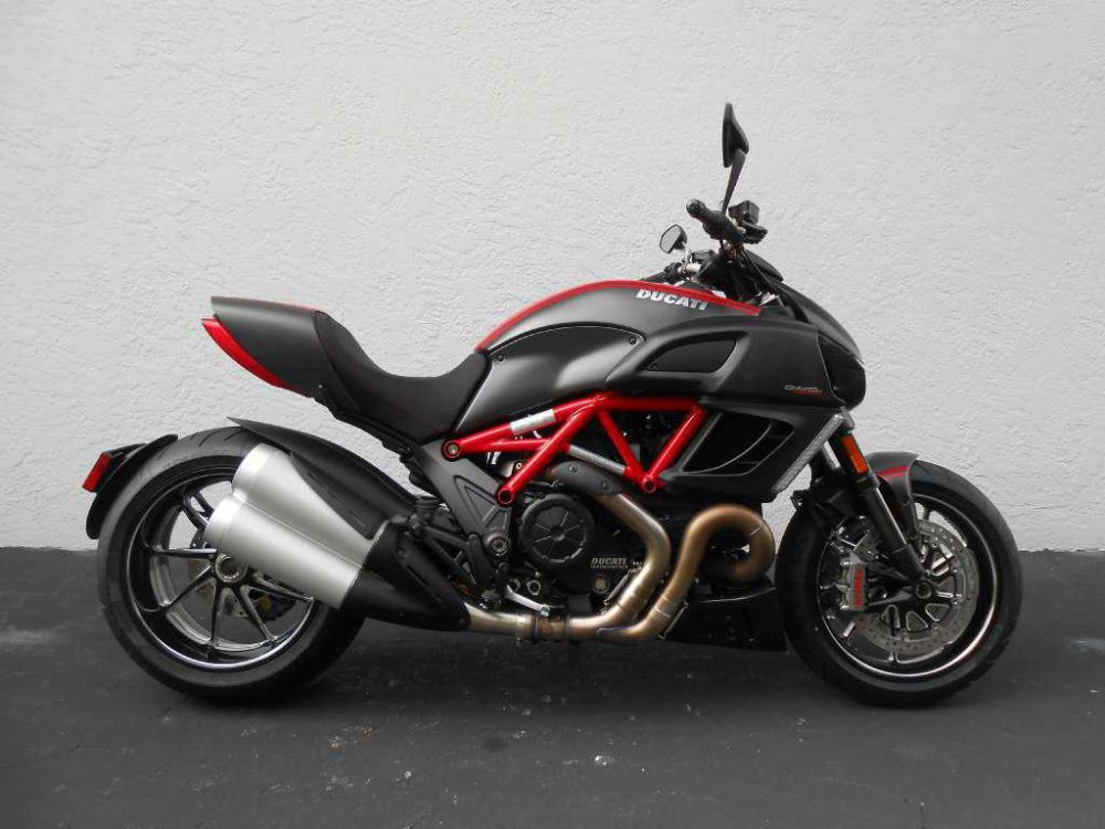 2013 Ducati Diavel Carbon Standard 