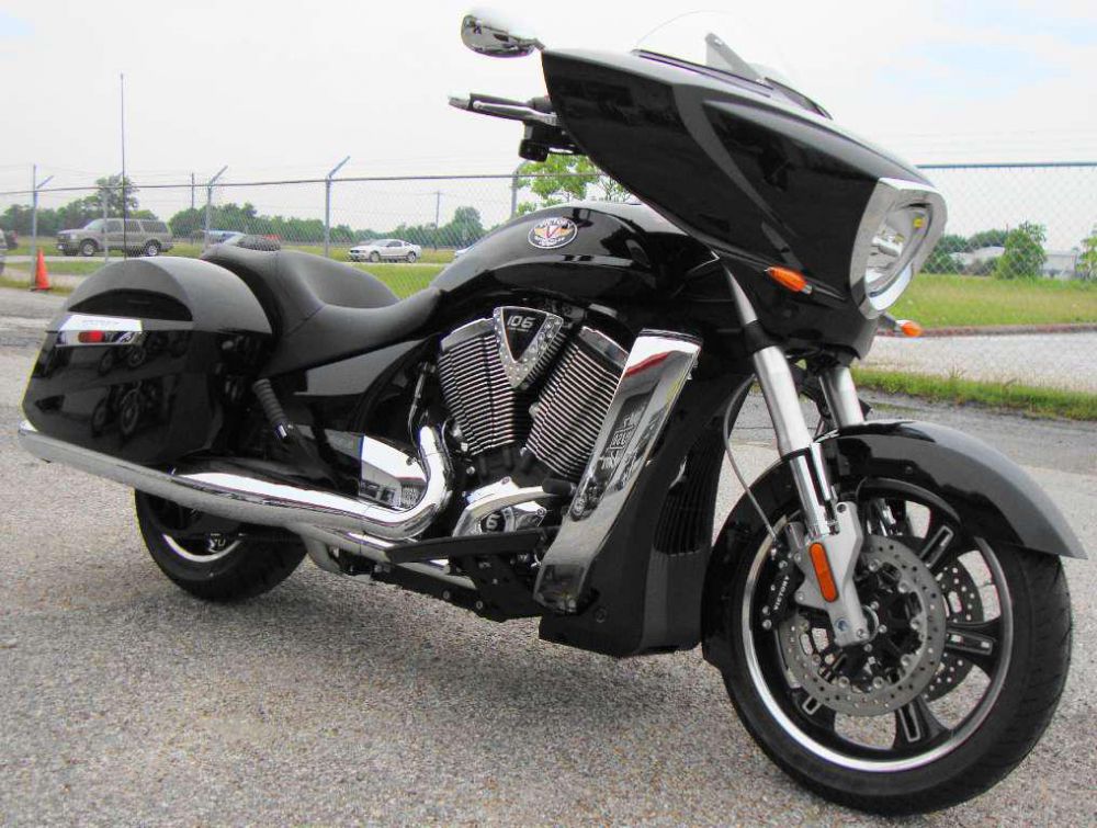 2012 victory cross country  touring 