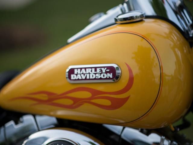 2007 - Harley-Davidson Dyna Wide Glide Pearl Yello