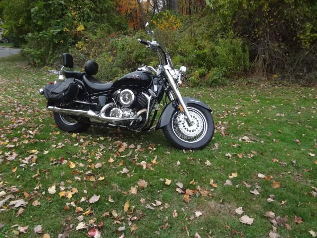 '01 Yamaha VSTAR 1100- Excellent condition! Lots of Extras! NO RESERVE!