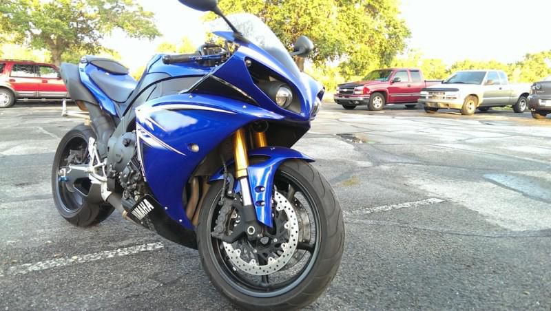 2009 Yamaha YZF R1 in Mint condition! YZF-R1