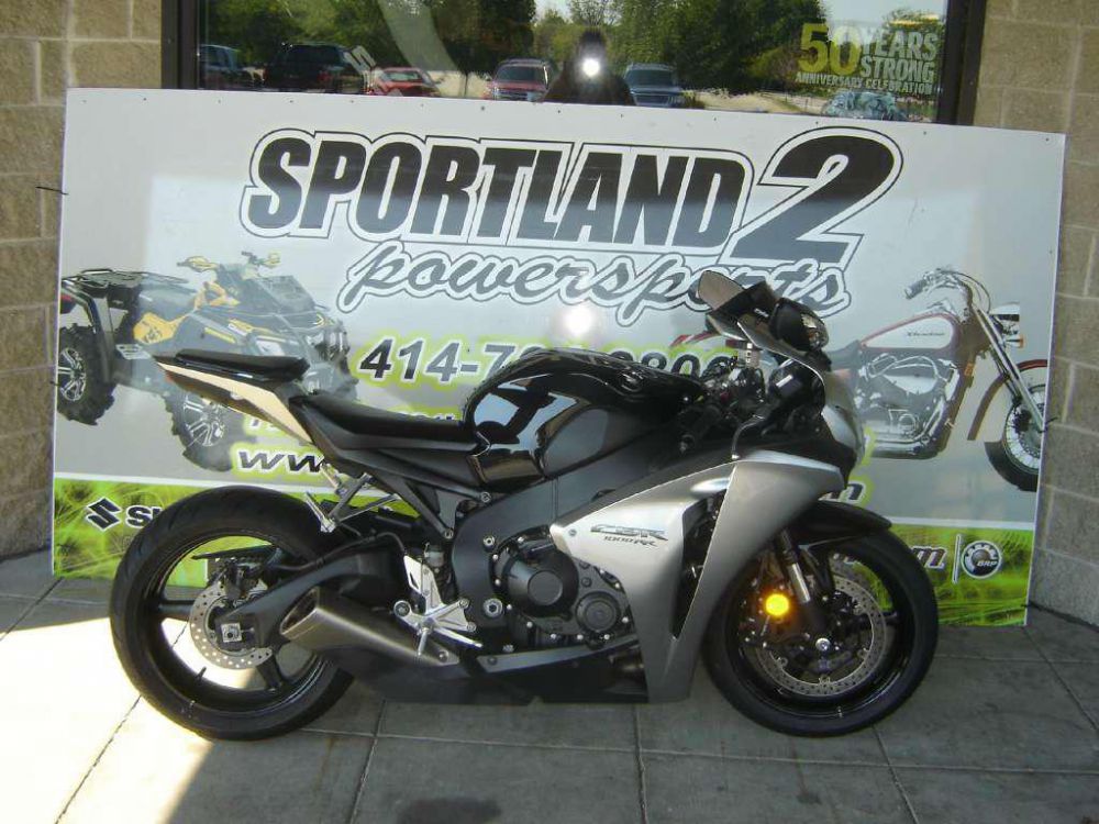 2008 honda cbr1000rr  sportbike 
