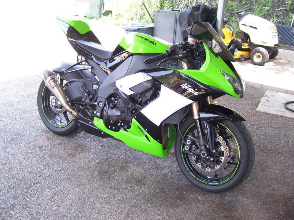 2009 Kawasaki ZX10 Sportbike 