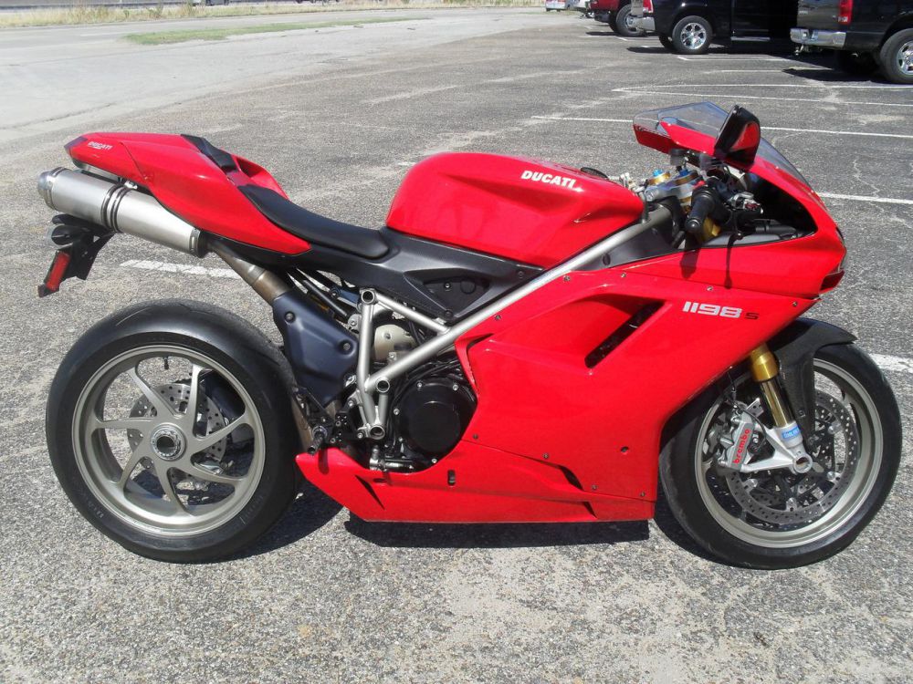 2009 Ducati SUPERBIKE 1198s S Sportbike 