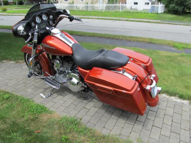 2010 - Harley-Davidson FLHX SteetGlide Sedona Oran
