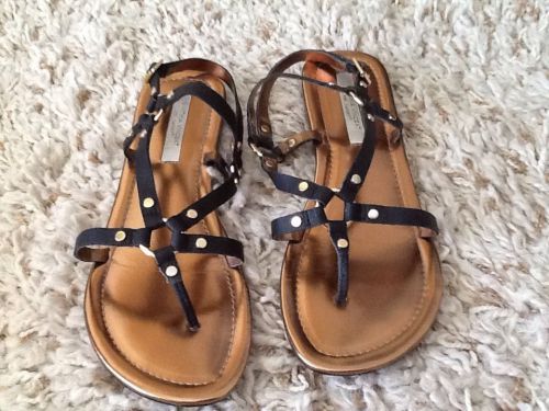 CYNTHIA VINCENT FOR TARGET -- Black Gold Tone Detail Sandals -- Size 9 --