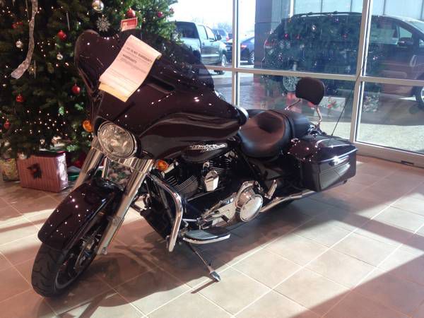 2014 harley davidson flhxs with only around 400 miles on it