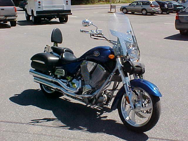 Used 2004 VICTORY KING PIN for sale.