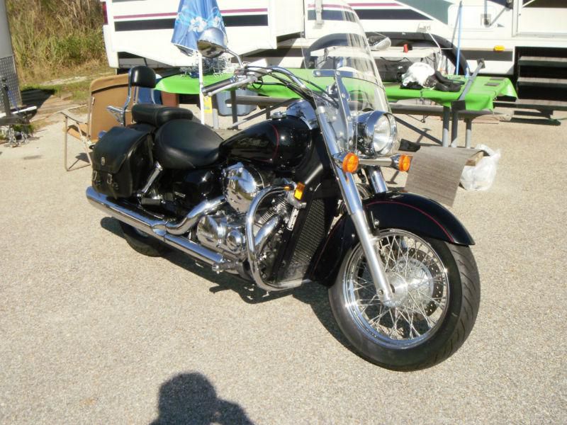 honda shadow aero 750cc ,black,saddle bags ,windshield ,highway bars,backrest