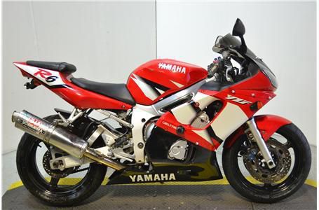 2002 Yamaha YZFR6 Sportbike 