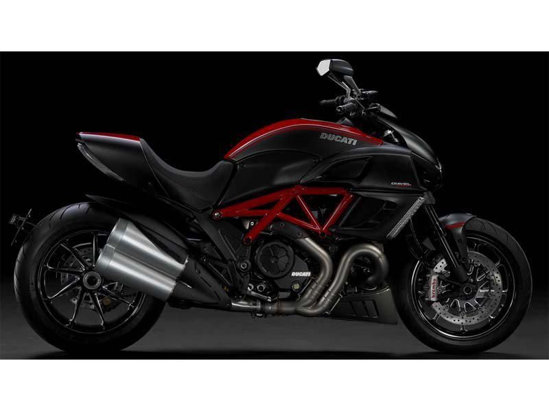2013 Ducati Diavel Carbon Sportbike 