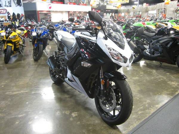 2013 Kawasaki Ninja&reg; 1000 (UP22421)