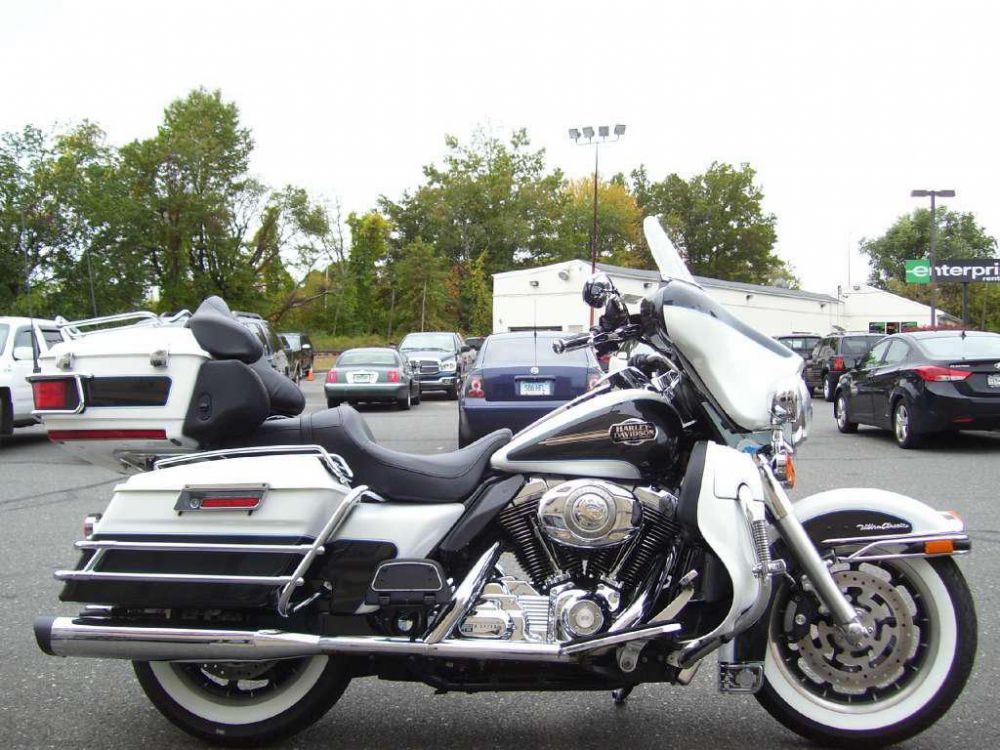 2008 Harley-Davidson FLHTCU Ultra Classic Electra Glide Touring 