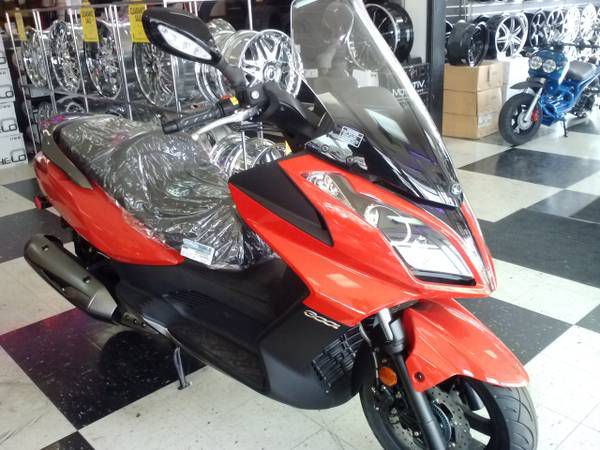 2013 Kymco Downtown 300 Brand New Save $1000.00 This Week Only!!