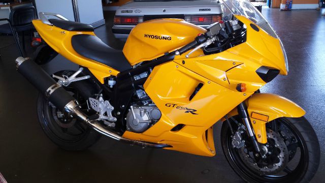 New 2008 Hyosung GT650R for sale.