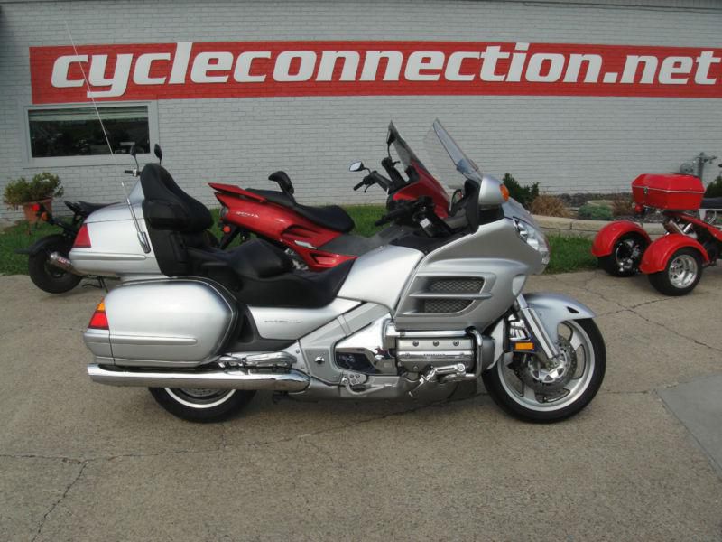 2005 Honda GL1800 Goldwing, Silver, 30k miles, all stock, good condition