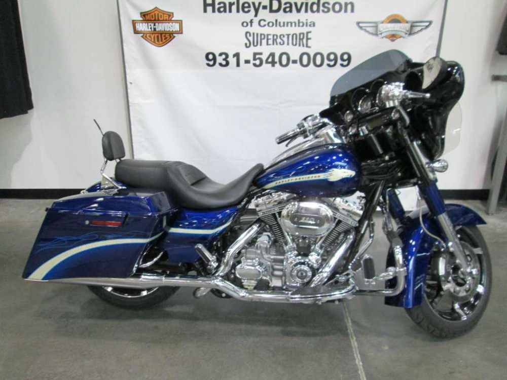 2010 Harley-Davidson FLHXSE CVO Street Glide Touring 