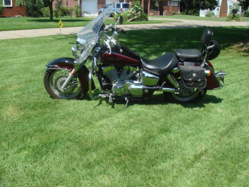Shadow aero 750 like new 2000 in extras, bought new only 4350 miles