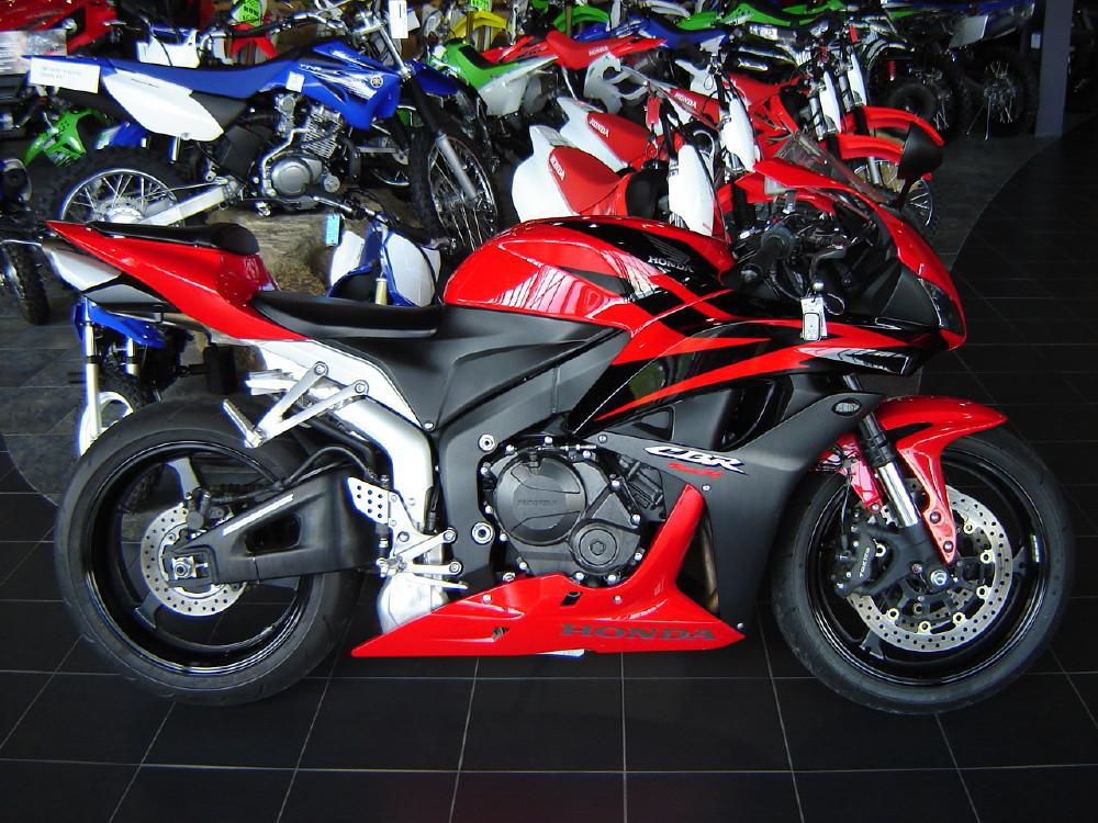 2008 honda cbr600rr  sportbike 