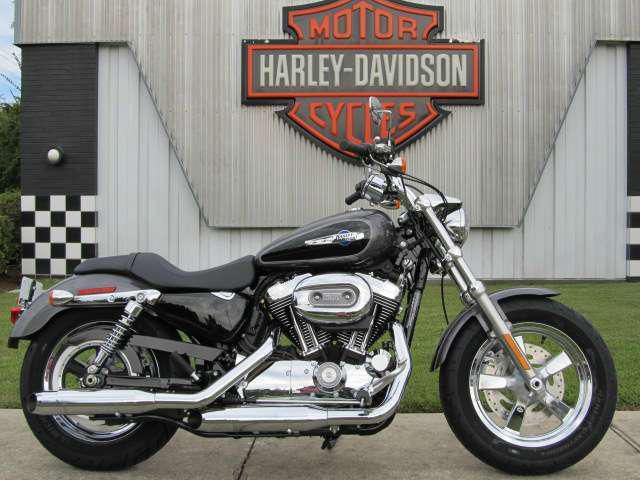 2014 Harley-Davidson XL1200C Sportster 1200 Custom Cruiser 