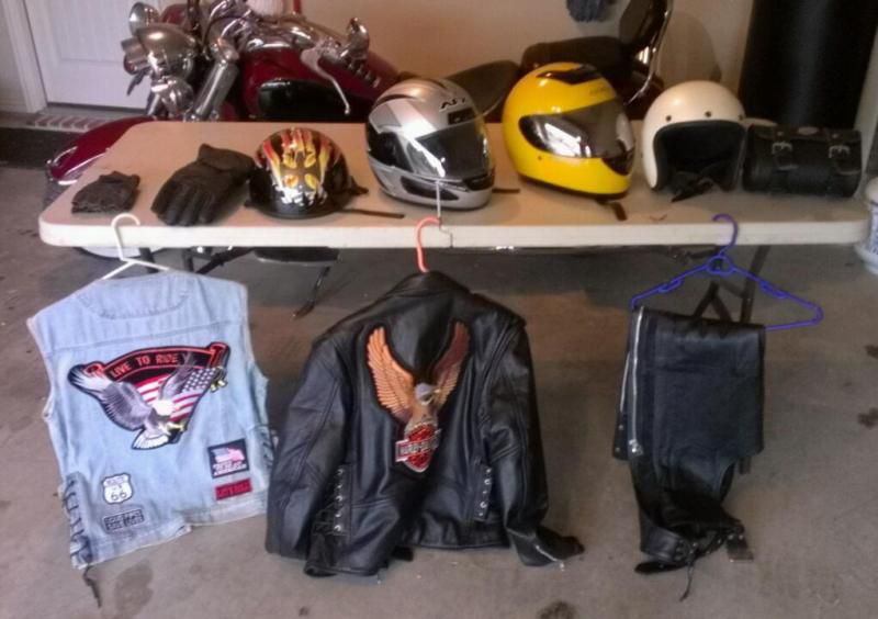 2001 YAMAHA 1600 ROAD STAR AND HELMETS AND JACKETS AND GLOVES-LOW STARTING BID!
