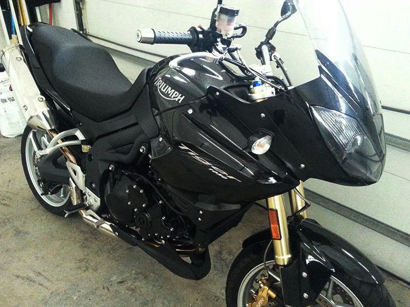 Triumph tiger 1050 abs - senior owned - very well taken care of