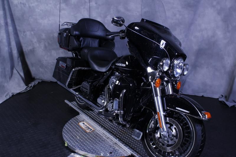 2012 Harley-Davidson FLHTK - Electra Glide Ultra Limited Touring 