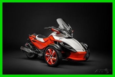2015 Can-Am Spyder ST-S Special Series - SE5