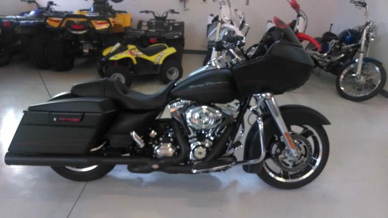 2012 Harley Road Glide Only 550 miles NO RESERVE