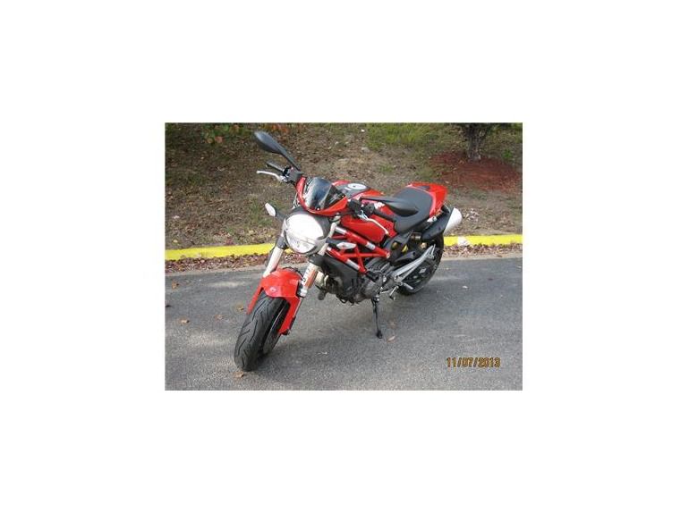 2011 Ducati Monster 696 