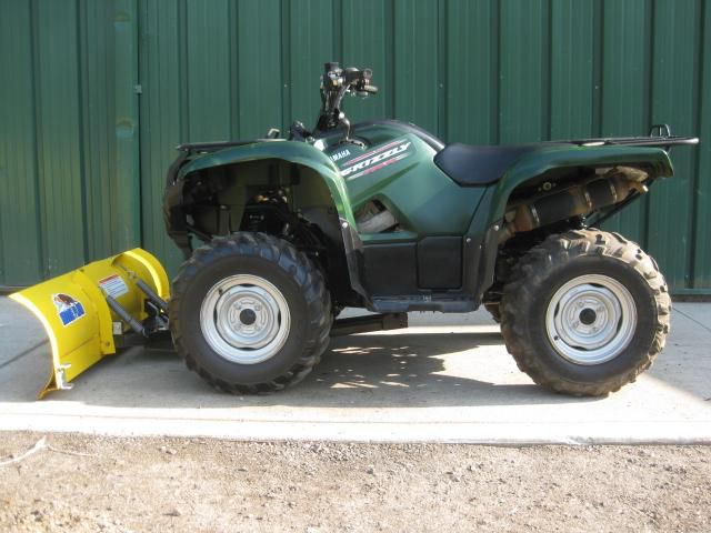 2011 YAMAHA GRIZZLY 550 MINT CONDITION $6,450, GREEN, 820 mi, Adult Owned