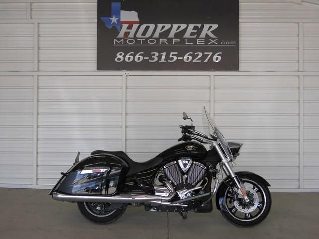 Used 2010 Victory Cross Roads for sale.