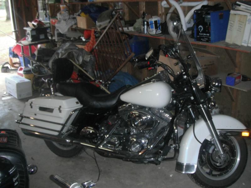 2004 Harley Davidson Road King FLHPI