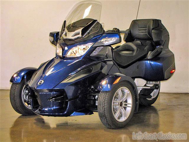 2011 Can Am Spyder RT -------623 Miles Total---------- Like New