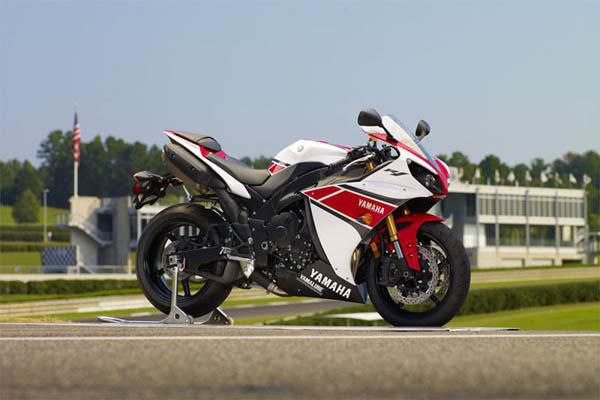 2012 Yamaha YZF-R1 - PEARL WHITE AND CANDY RED Sportbike 