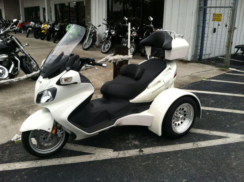 2011 suzuki burgman 650 exec  scooter 