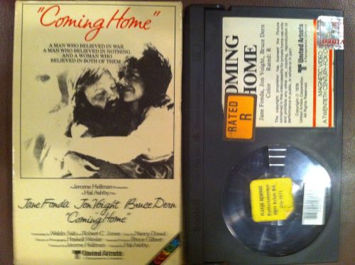 COMING HOME - JANE FONDA, JON VOIGHT - Original Release - Beta
